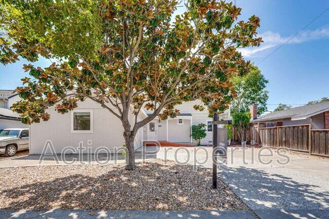 Building Photo - 3806 Century Dr