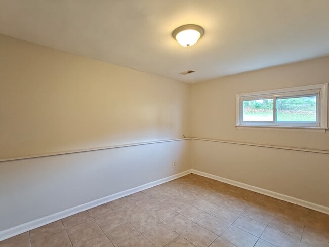 Building Photo - 2313 S Cuthbert Dr