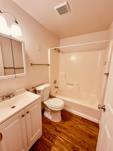 Building Photo - 3640 SW 114th Ave