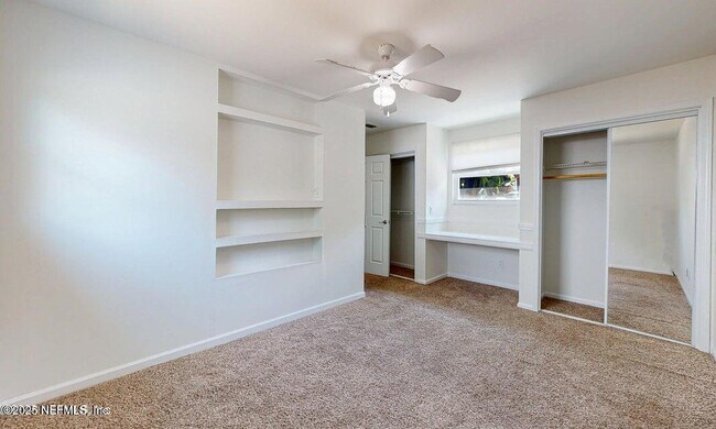 Building Photo - 6433 River Point Dr