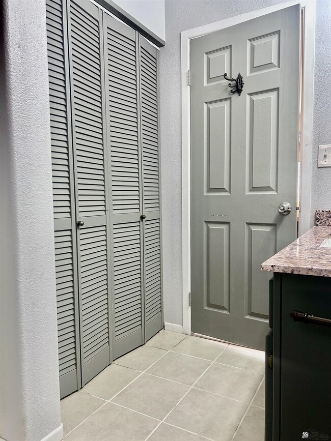 Building Photo - 13407 E 55th St