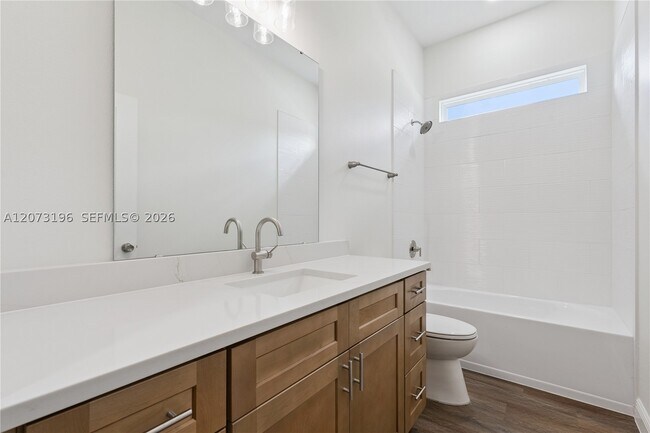 Building Photo - 1296 Moselle Ave