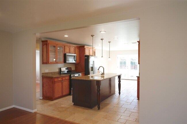 Building Photo - Beautiful North Hollywood 3 Bedroom, 2 Bath Single Family Home  *** Non-Smoking***