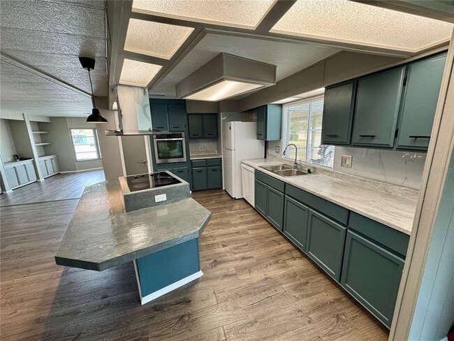 Building Photo - 8066 Highpoint Blvd