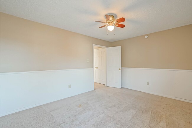 Building Photo - 13410 Lynnville Dr