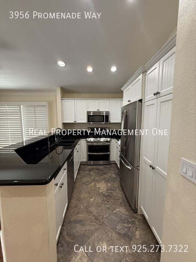 Building Photo - 3956 Promenade Way