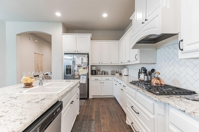 Building Photo - 14800 Belclaire Ave