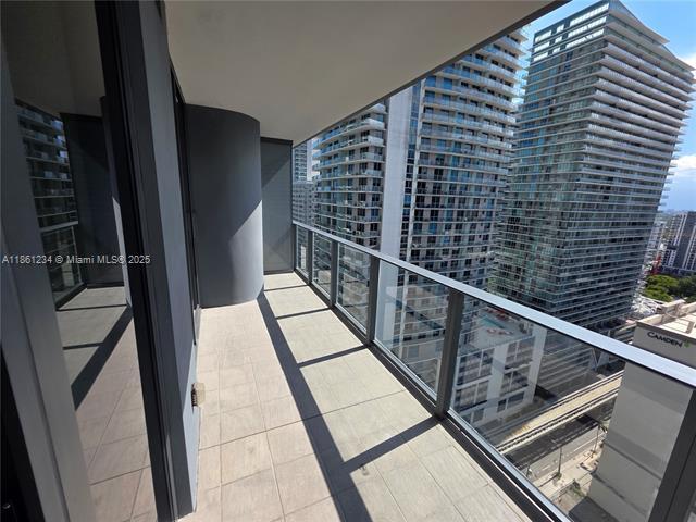 Building Photo - 1000 Brickell Plz