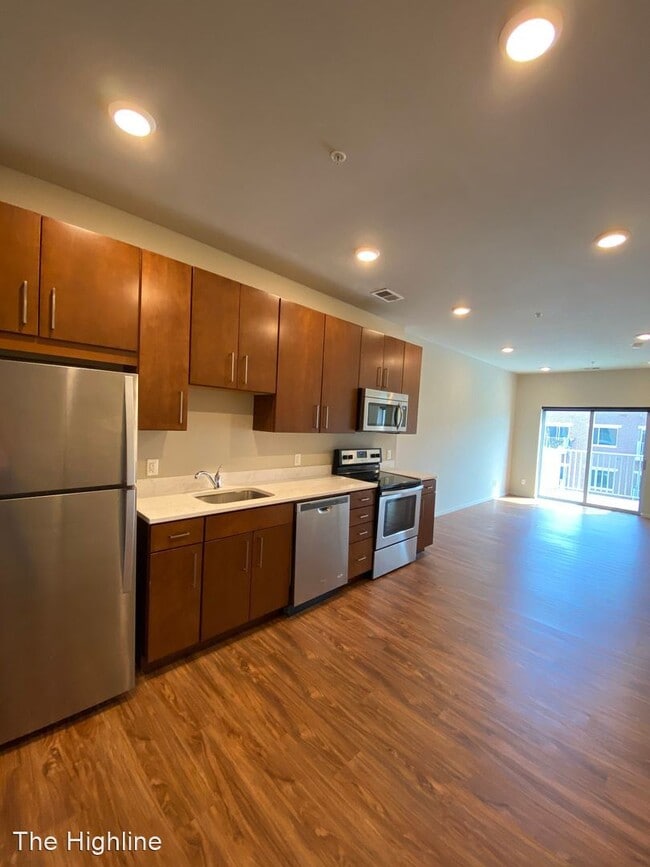 Building Photo - 2100 Douglas St