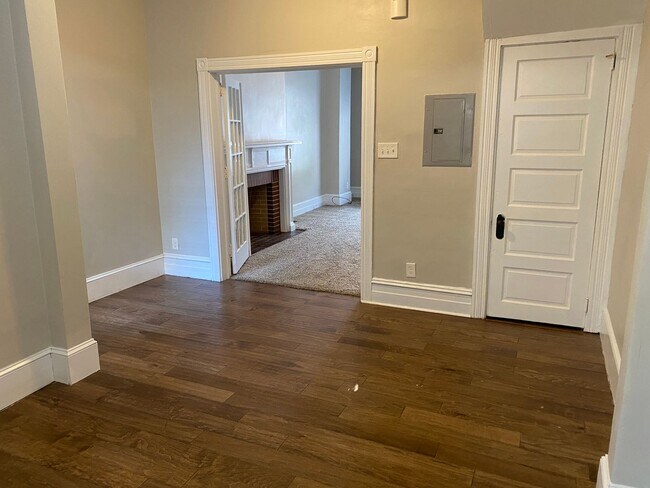 Building Photo - 528 E King St