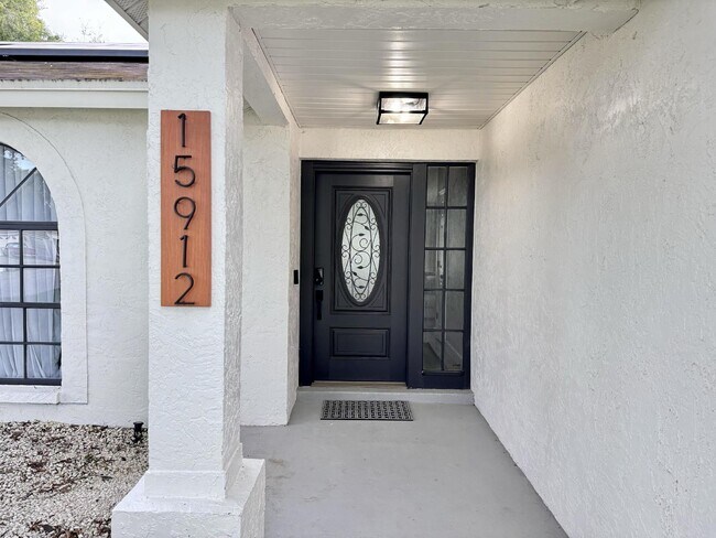 Building Photo - Stylish 3-Bedroom Home with Solar Panels, Modern Upgrades & Pet-Friendly