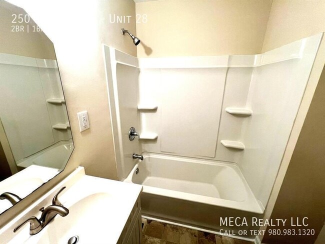 Building Photo - 250 Nixon Rd