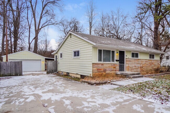 Building Photo - 3622 Washburn St