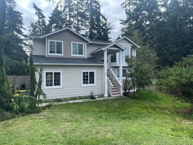 Primary Photo - Beautiful Spacious Home in Coupeville! Bui...