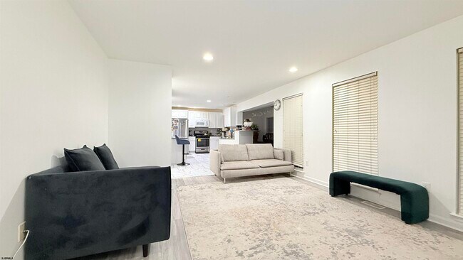 Building Photo - 124 Bonita Dr