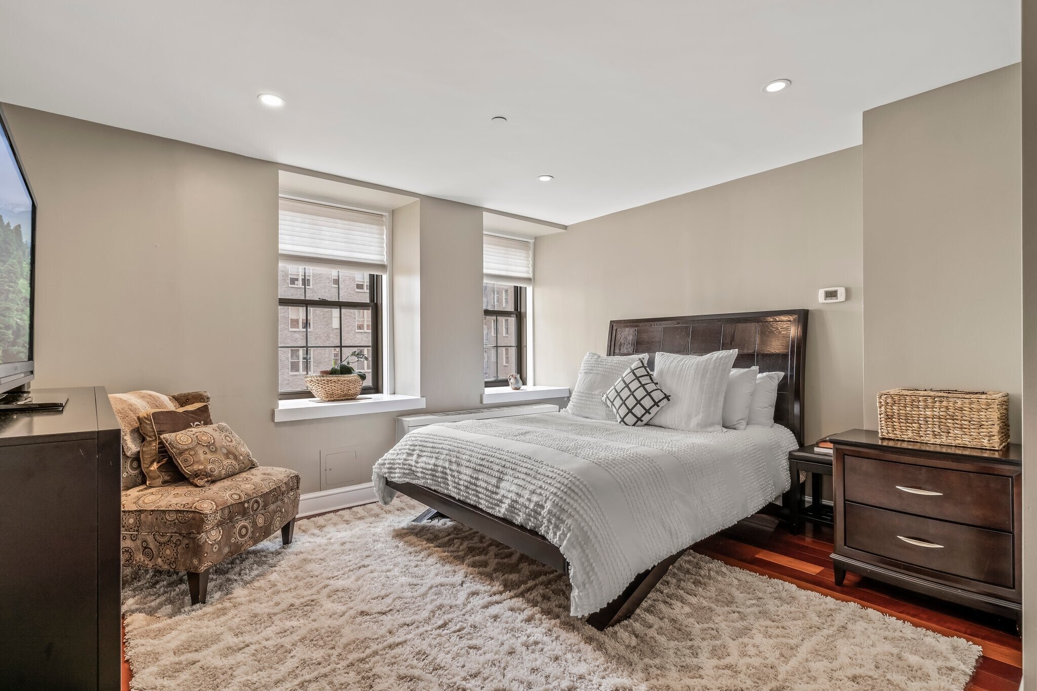 Building Photo - 225 S 18th St