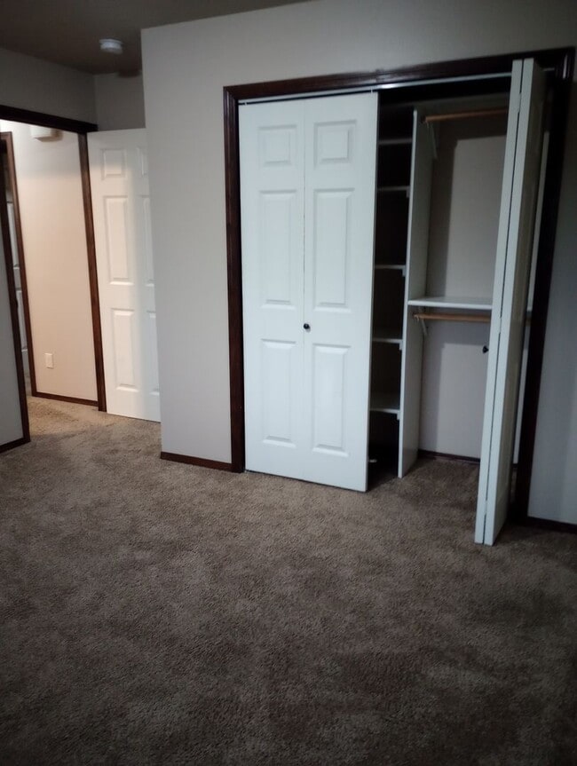 Building Photo - Two bedroom one bathroom w/ single garage