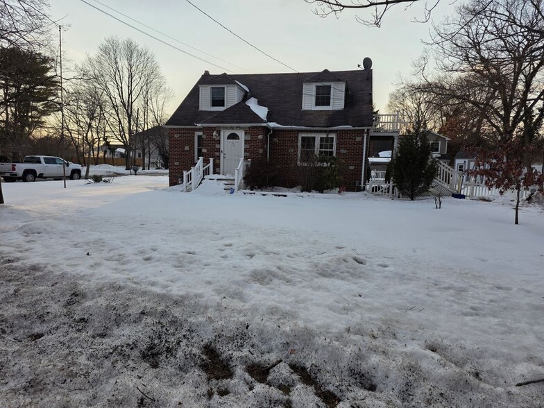 Building Photo - 140 Lake Ave S