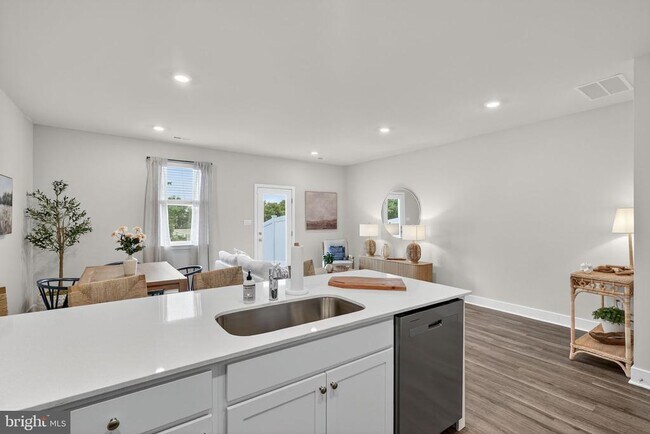 Building Photo - 37 Wisdom Ln