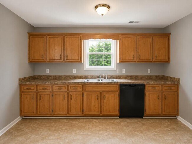 Building Photo - 208 Ruf Dr