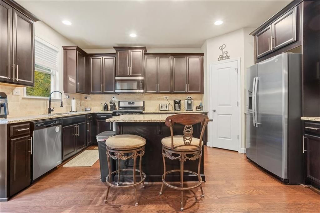 Building Photo - 821 Tramore Ct