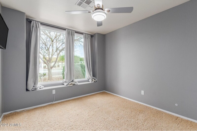 Building Photo - 1505 E Wahalla Ln