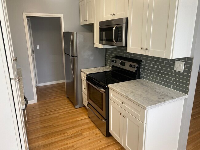 Building Photo - 666 Oakland Ave