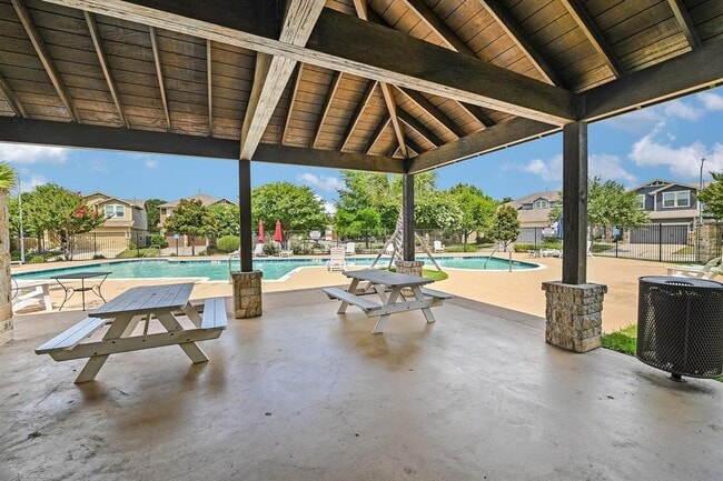 Building Photo - 13400 Briarwick Dr