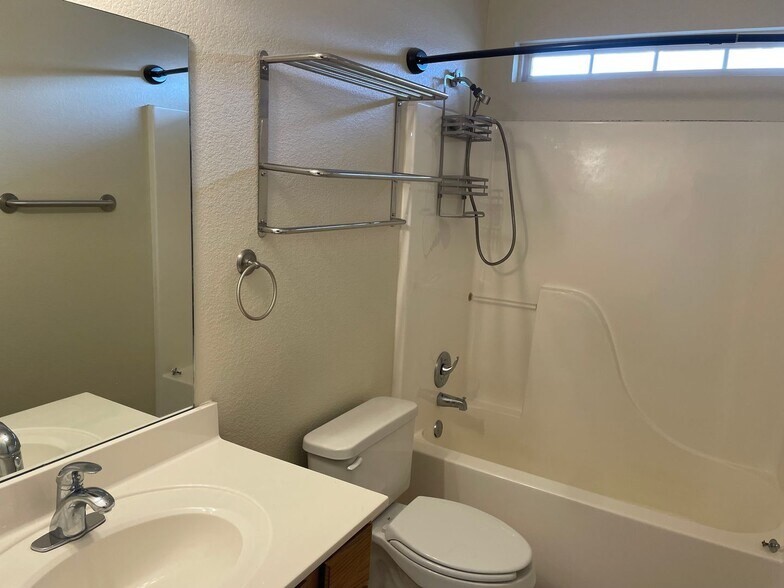 Building Photo - 511 Brookfield Dr