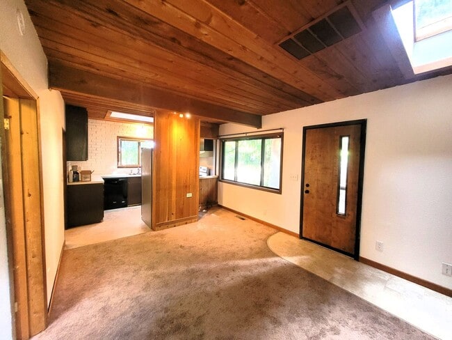 Building Photo - Cabin Style Home, 2 Bedroom - Bellingham, Toledo St