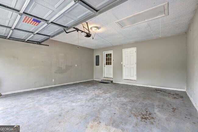 Building Photo - 604 Cloudland Dr