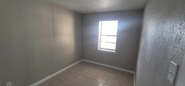 Building Photo - 120 S Carolina Dr