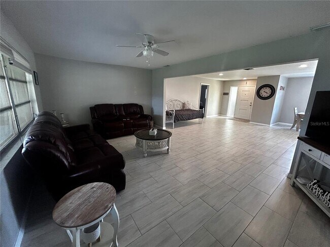 Building Photo - 3702 Meyer Pl