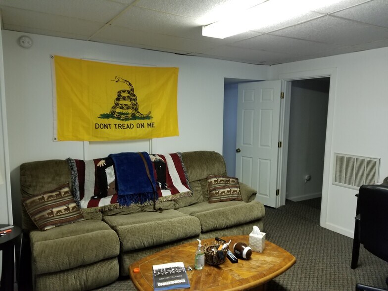 Building Photo - 221 Beechurst Ave