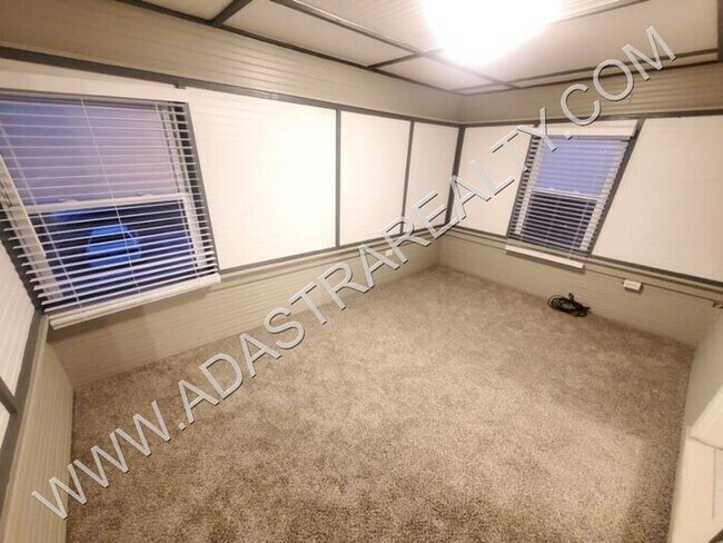 Building Photo - Newly Renovated! Affordable Olathe Apartme...