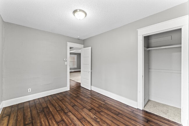 Building Photo - COMING SOON!! Charming 2-Bedroom Haven in Kansas City Northland!