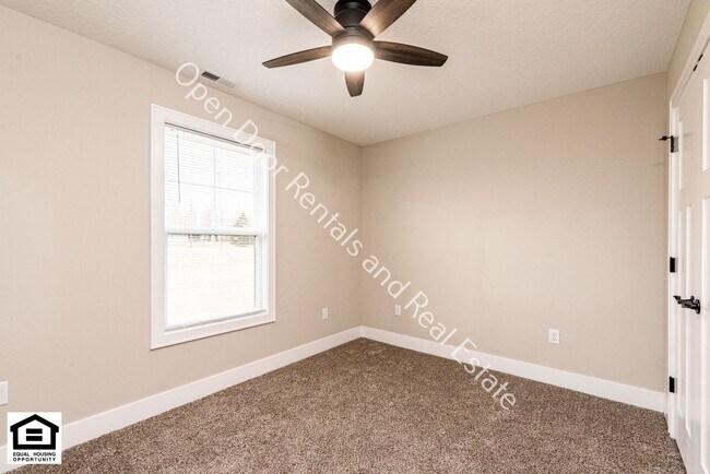 Building Photo - 10545 Old Leo Rd