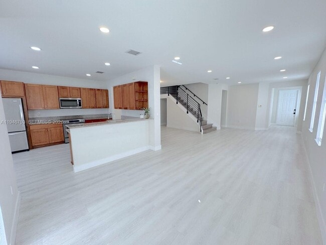 Building Photo - 11400 NW 75th Terrace