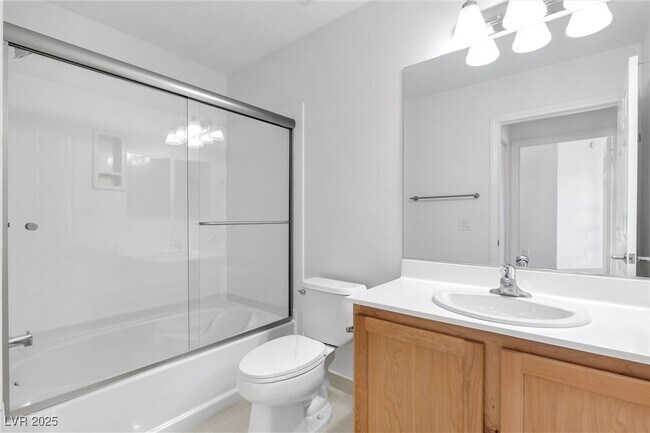 Building Photo - 63 E Agate Ave