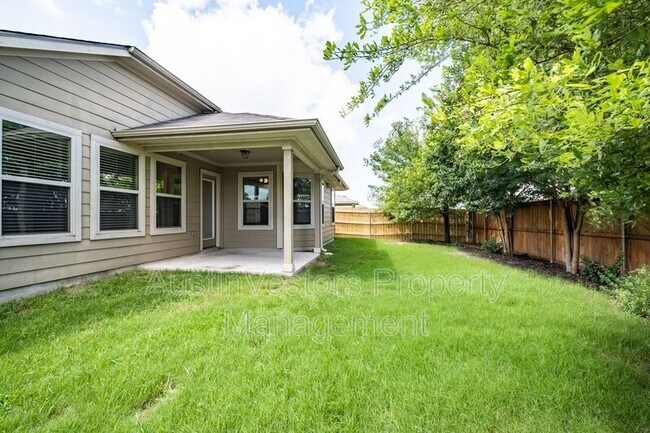 Building Photo - 17624 Bridgefarmer Blvd