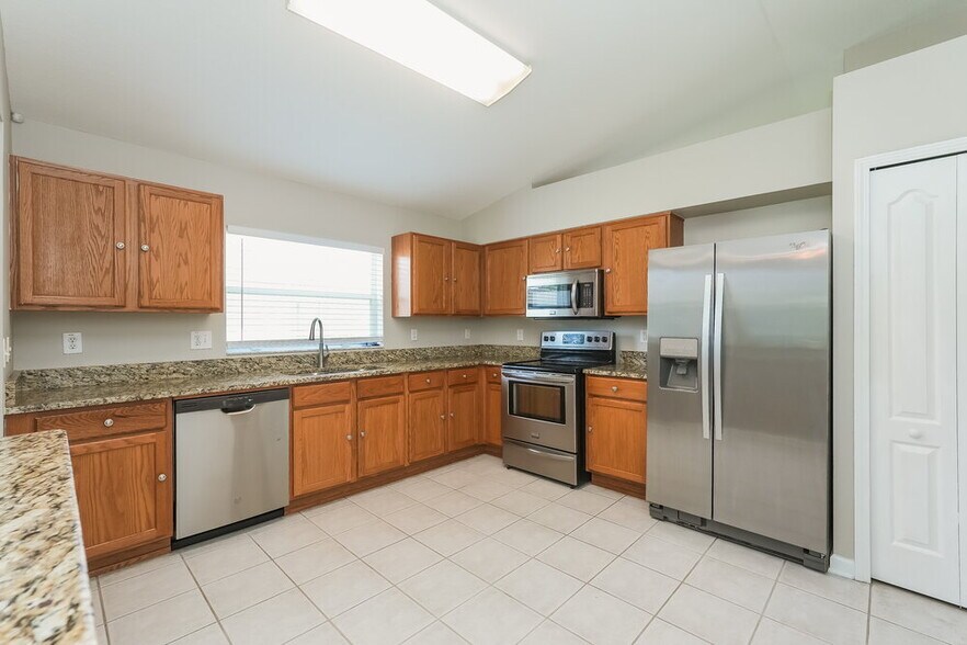 Building Photo - 25150 Lexington Oaks Blvd