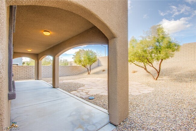 Building Photo - 729 Catalina Aisle St