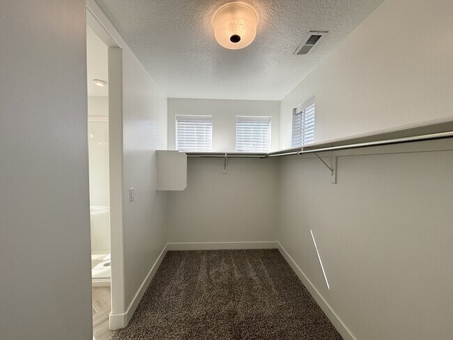Building Photo - 6086 W Esker Terrace Ln
