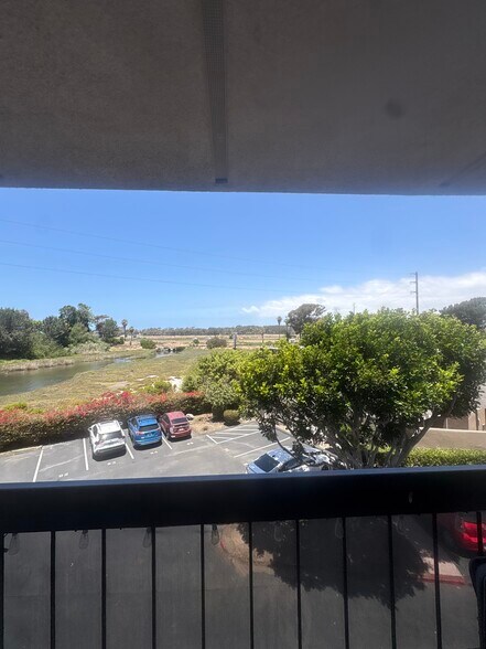 The view from the balcony. Ocean breeze. - 3050 Rue Dorleans