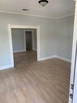 Building Photo - 1107 Avenue A