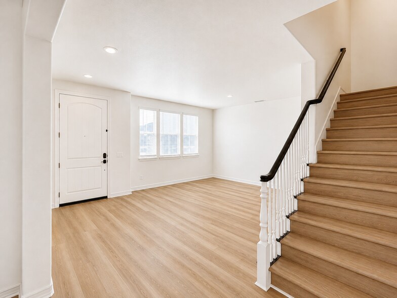 Building Photo - 46338 Durango Dr