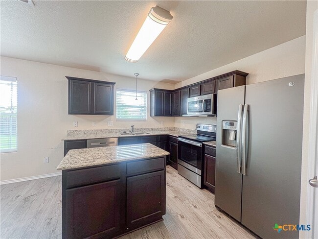 Building Photo - 724 Liberty Valley Dr