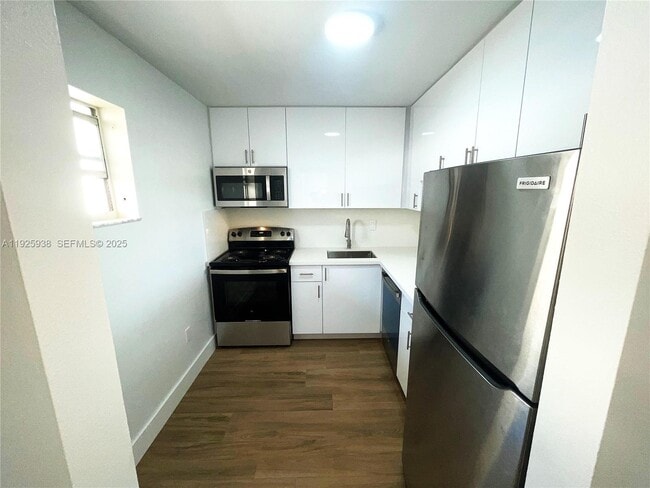 Building Photo - 10300 Coral Wy