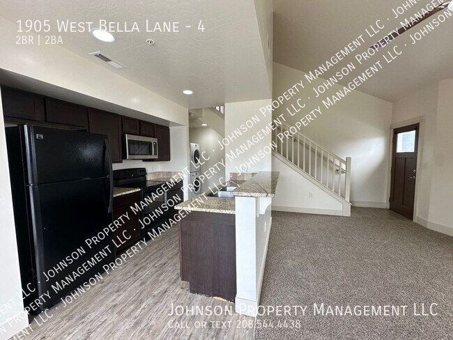 Building Photo - 1905 W Bella Ln