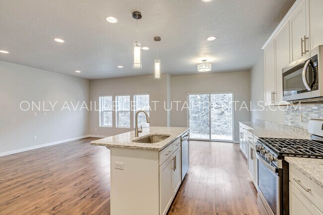 Building Photo - 5002 N Marble Fox Way